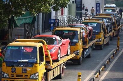 13名港人高速集体飙豪车被判刑 超跑车遣送回港