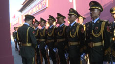 阅兵现场花絮：礼兵队集结出发