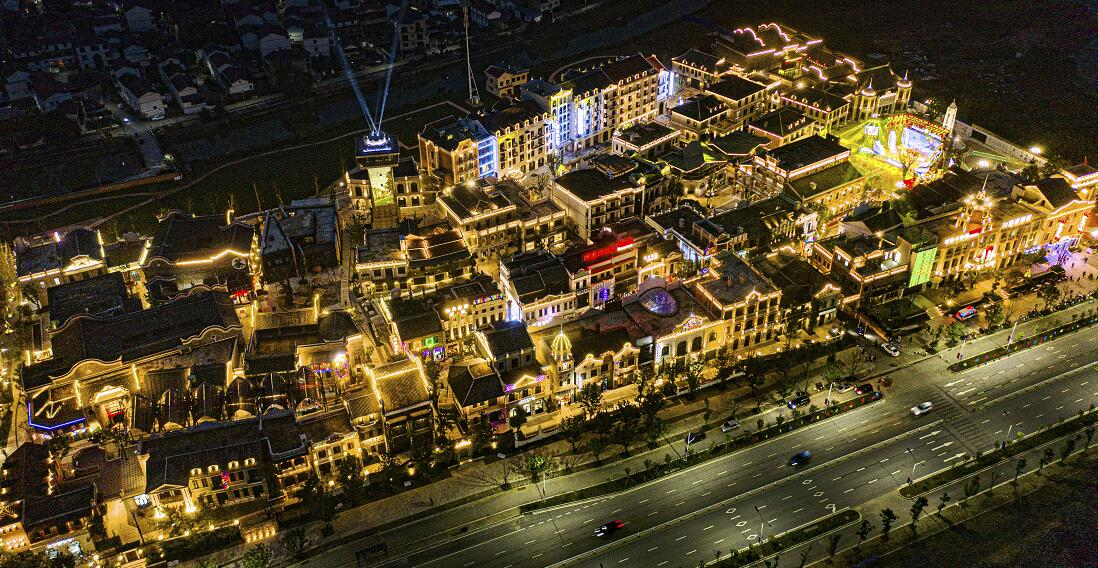 原城纪夜景(周胜华摄)