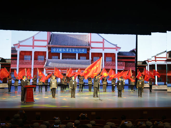 “重走长征路”红色旅游首发团在甘肃兰州顺利交接