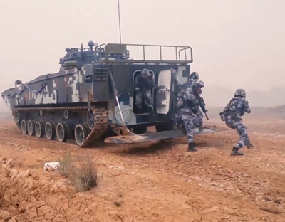 直击海军陆战队机械化步兵登陆夺控演练
