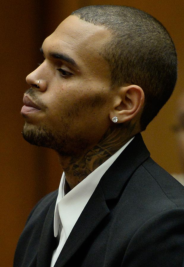 克里斯·布朗被判1000小时社区服务(图)-新华网