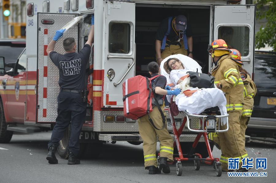 （国际）（5）纽约地铁脱轨 至少19人受伤