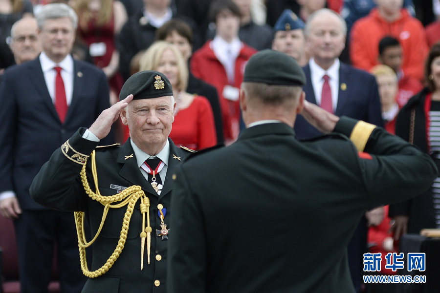 加拿大举行国家荣誉节阅兵仪式(高清组图)