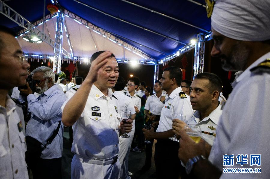 （国际）（1）中国海军舰艇编队在印度维沙卡帕特南举行甲板招待会