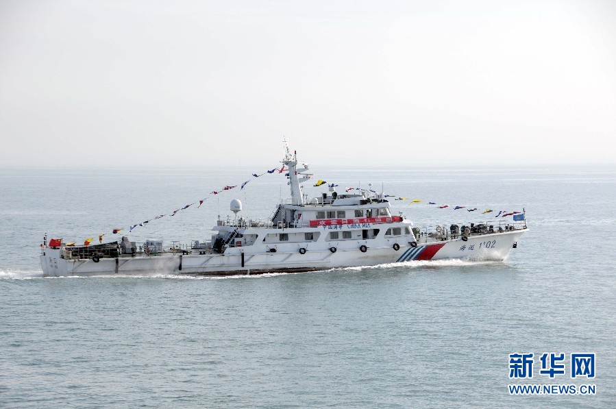 五指山号客轮抵达海口中国海巡护航