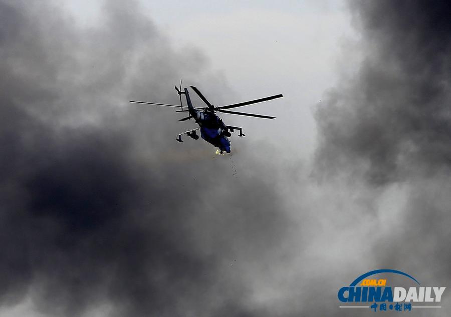 乌克兰军方与亲俄武装顿涅茨克机场激战