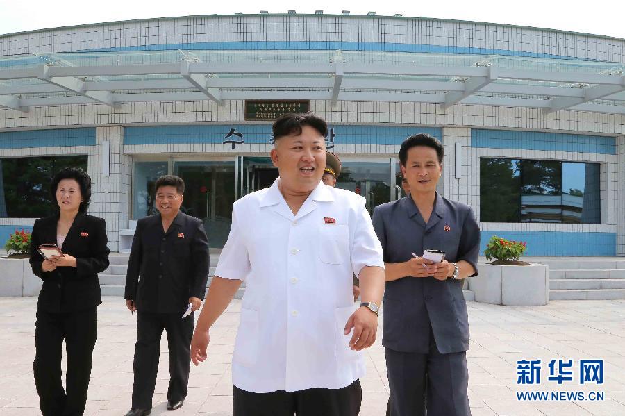 （国际）（1）金正恩视察松涛园国际少年团夏令营