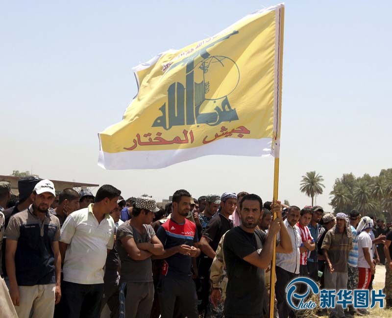 伊拉克什叶派志愿者加入伊军队对抗伊斯兰激进组织