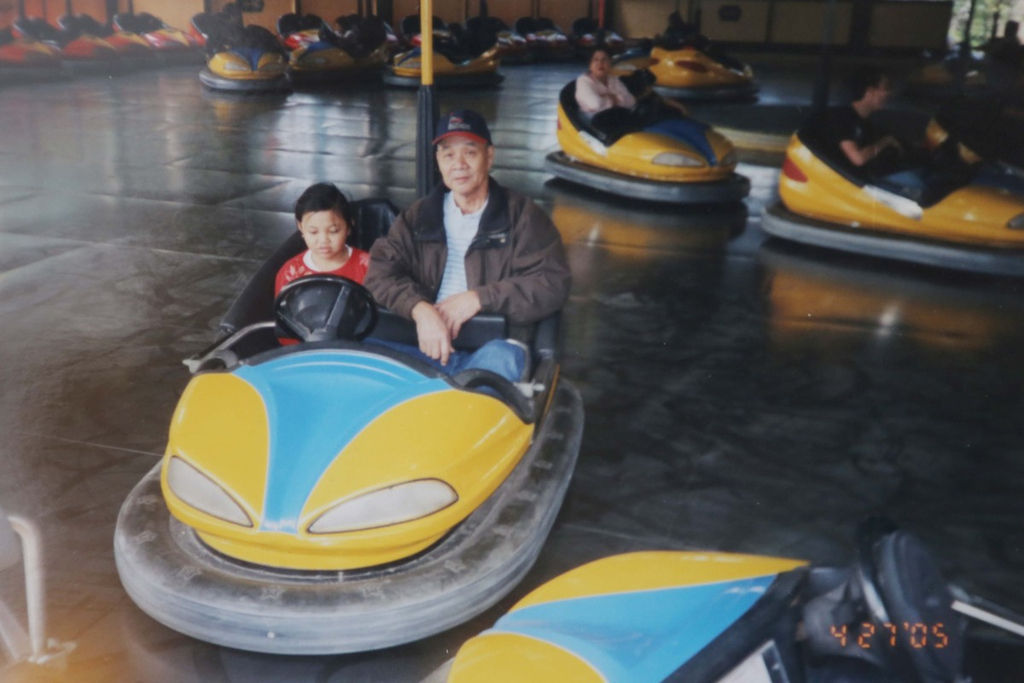 Arceli Keh和75岁的丈夫Isagani靠退休金生活，所以在开销上要很节省。她说，Cynthia想要再大一点就去打工，帮忙补贴家用。Cynthia表示：&ldquo;我并不介意父母的年纪大，虽然确实是有些事情他们做不了的，比如去游乐园，那需要走很多路，但我还可以跟同学的爸爸妈妈一起去。&rdquo;