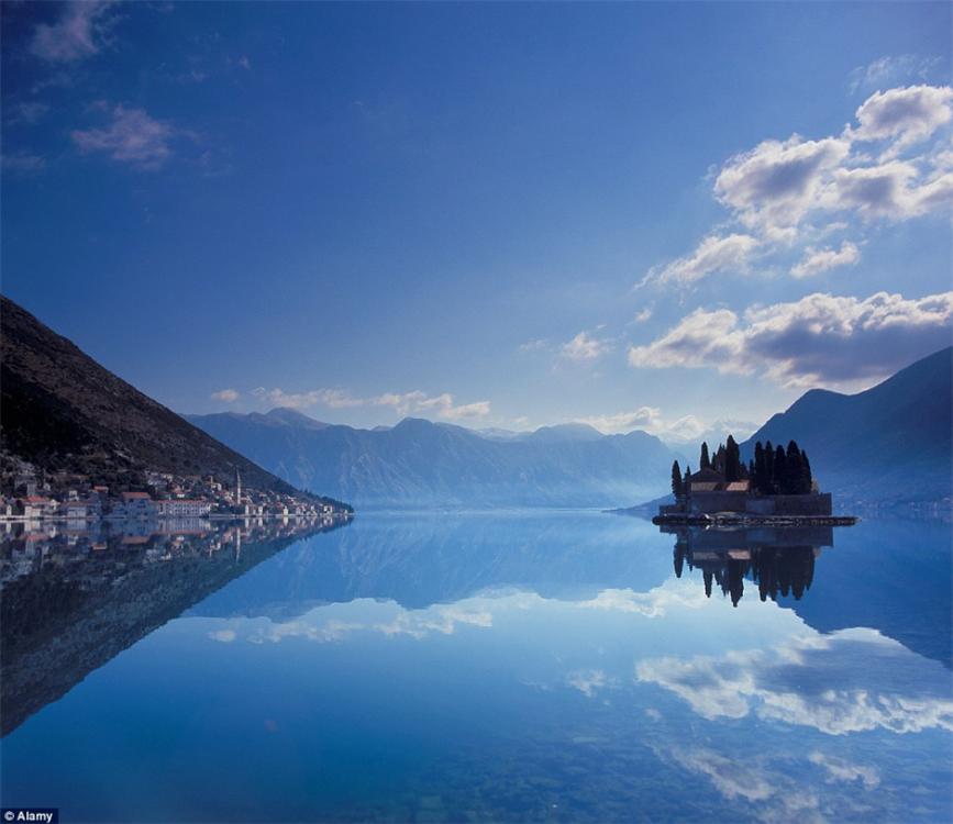 旅游胜地美景动人镜面照片诠释梦幻景色