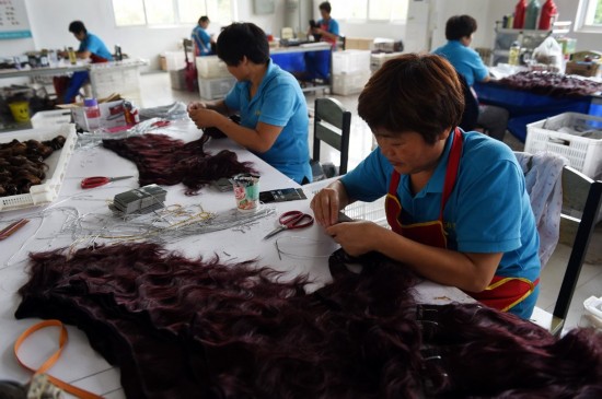 探访中国头发工厂 定制假发畅销世界(组图)
