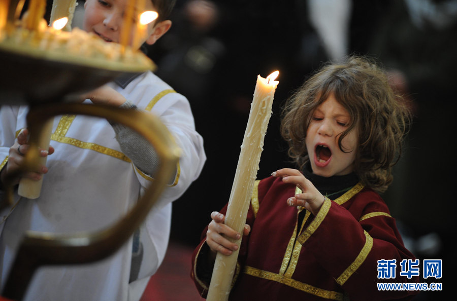 格鲁吉亚迎东正教洗礼节高清组图