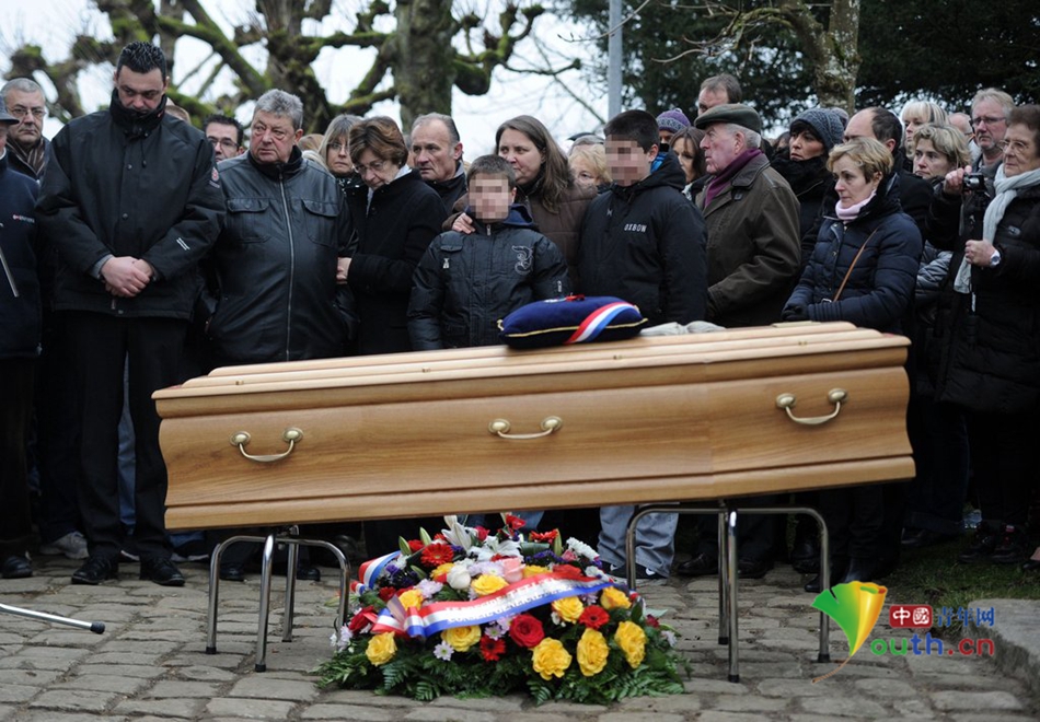 法国为《查理周刊》遇难者举行葬礼(高清)