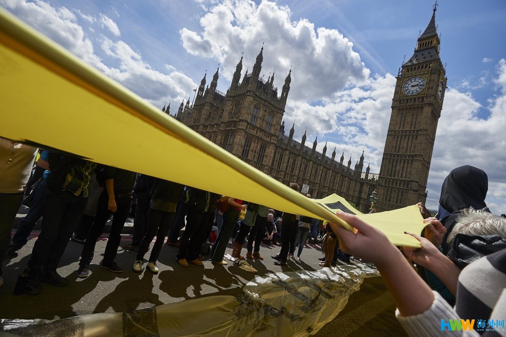 英国示威者集会抗议政府紧缩政策 (高清)