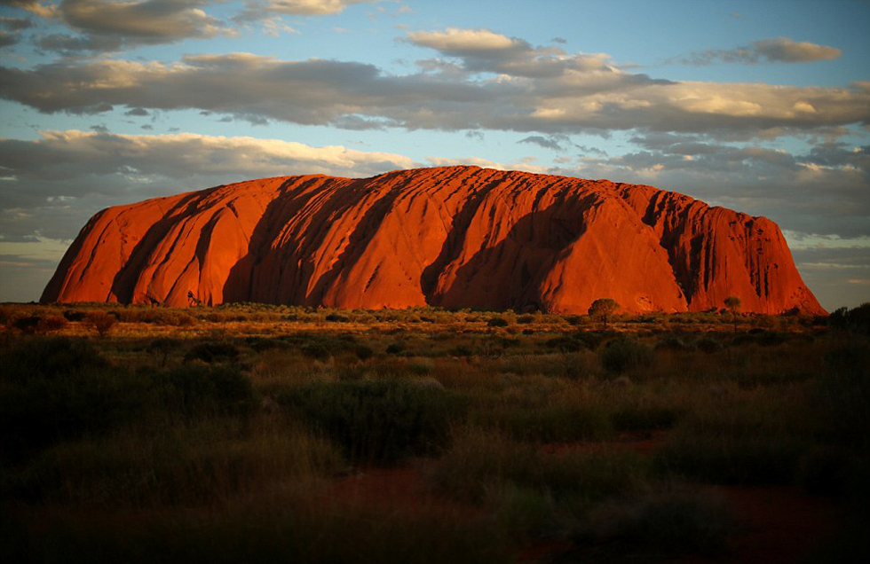 澳大利亚沙漠突降冰雹 红色土地"披上白衣"(高清组图)
