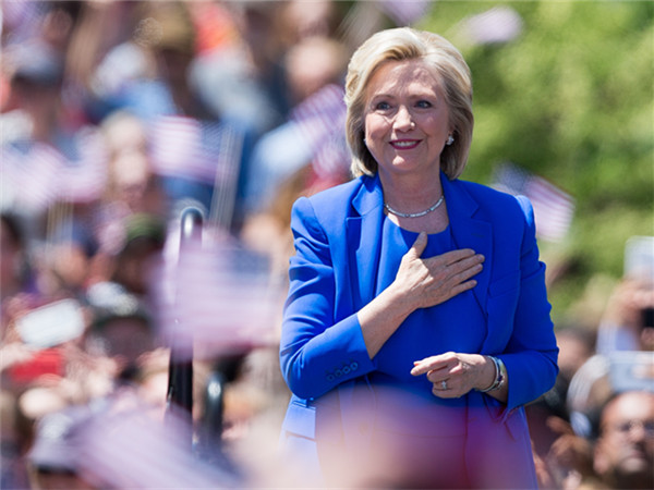 希拉里的经济政策纲领着眼于,一方面满足民主党内自由派的要求,另