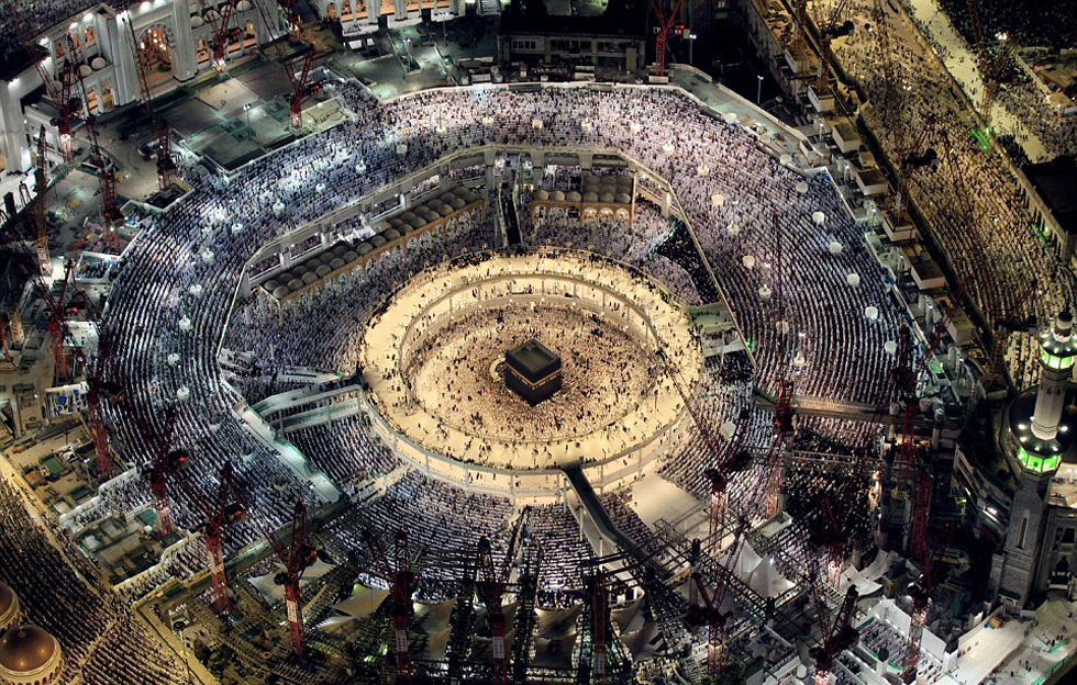 俯拍麦加百万穆斯林"盖德尔夜"祈祷盛况 (高清组图)