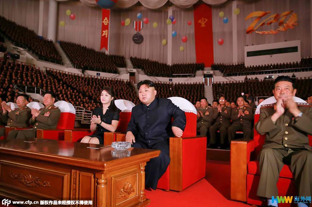 金正恩携妻观看朝鲜国家合唱团演出