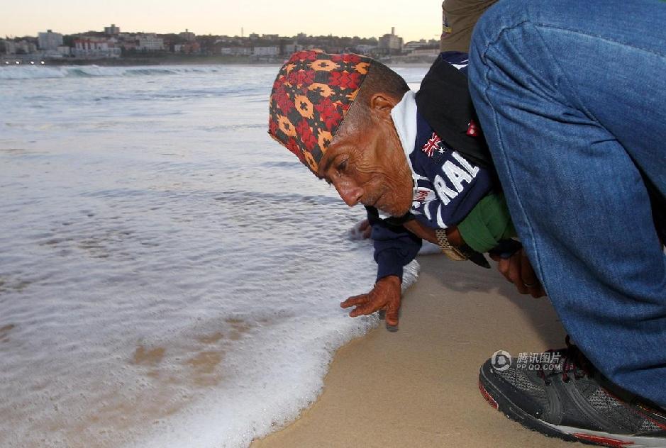 世界上最矮成人男子去世 享年75岁