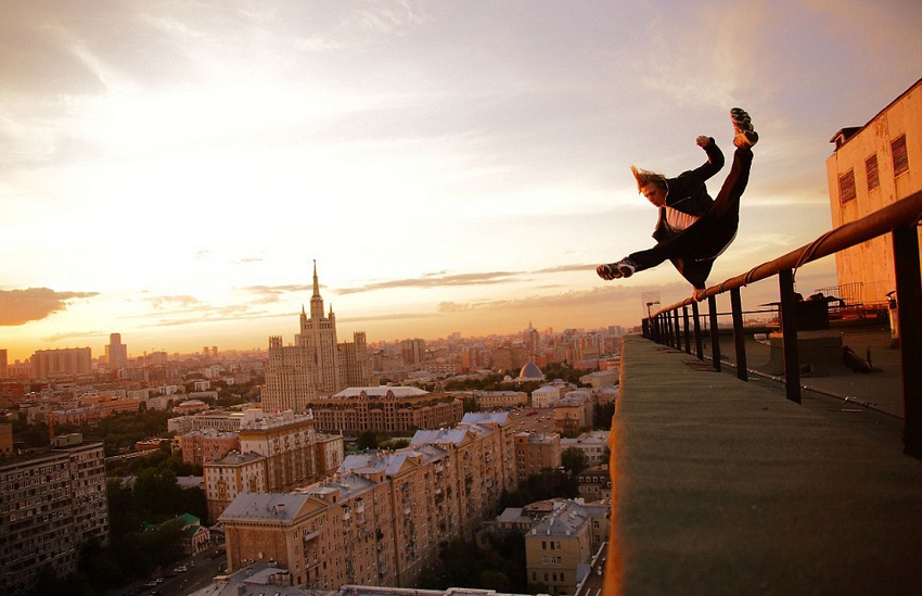 俄罗斯小伙高空跑酷炫特技惊险万分高清组图