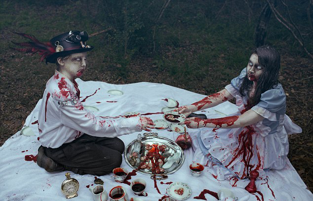 摄影师拍摄恐怖儿童照令人胆寒【组图】