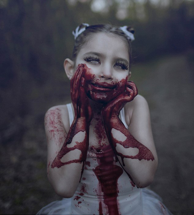 摄影师拍摄恐怖儿童照令人胆寒组图