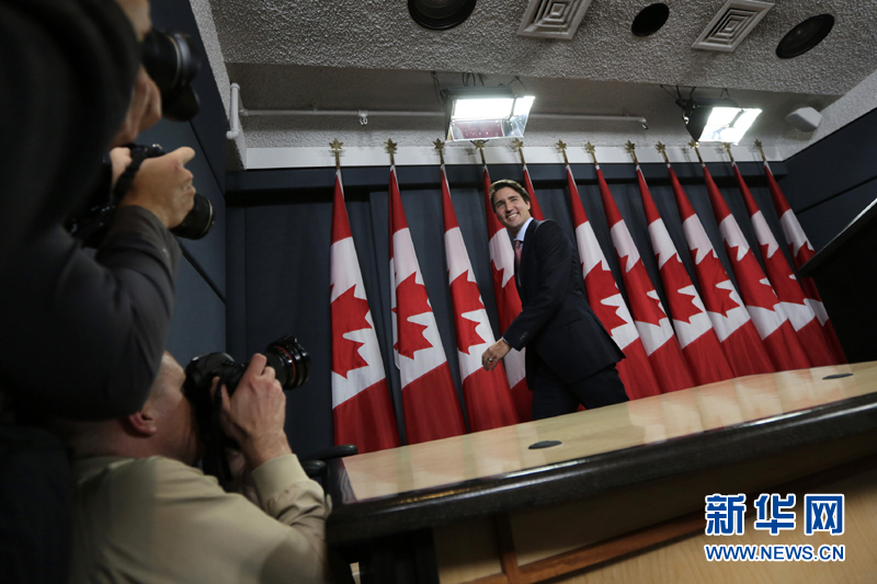 加拿大自由党领袖特鲁多举行获胜后首场新闻发布会高清