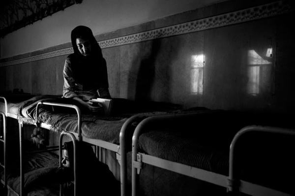 伊朗监狱里的未成年女囚:年满18岁执行死刑