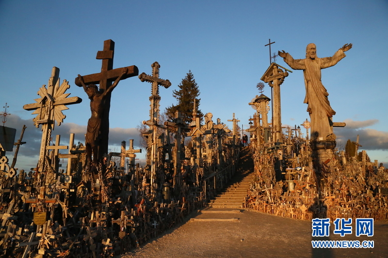 令人震撼的立陶宛十字架山高清组图