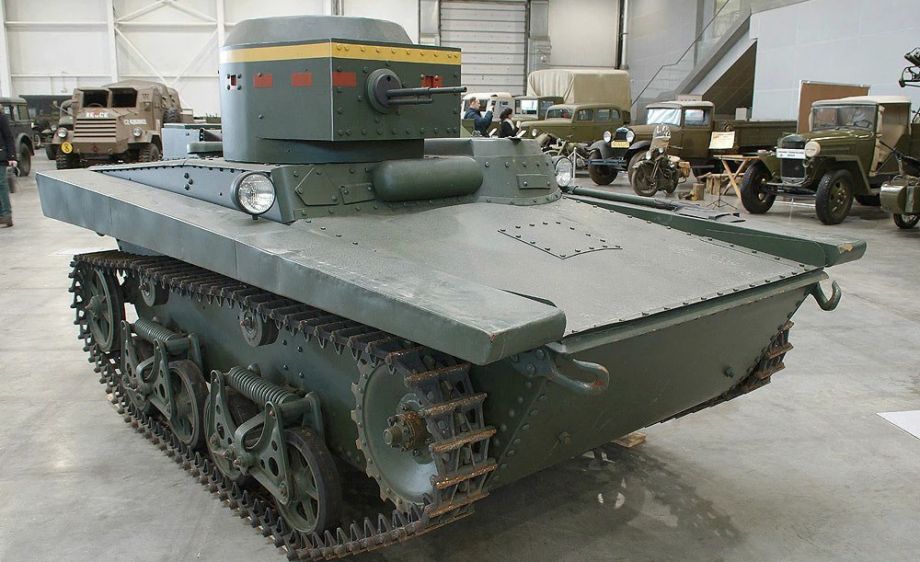 参展的苏制t-37a两栖轻型坦克.