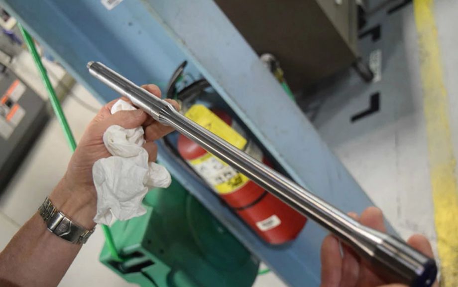 军迷探访fn北美枪厂 制造工艺很精湛(组图)-新华网