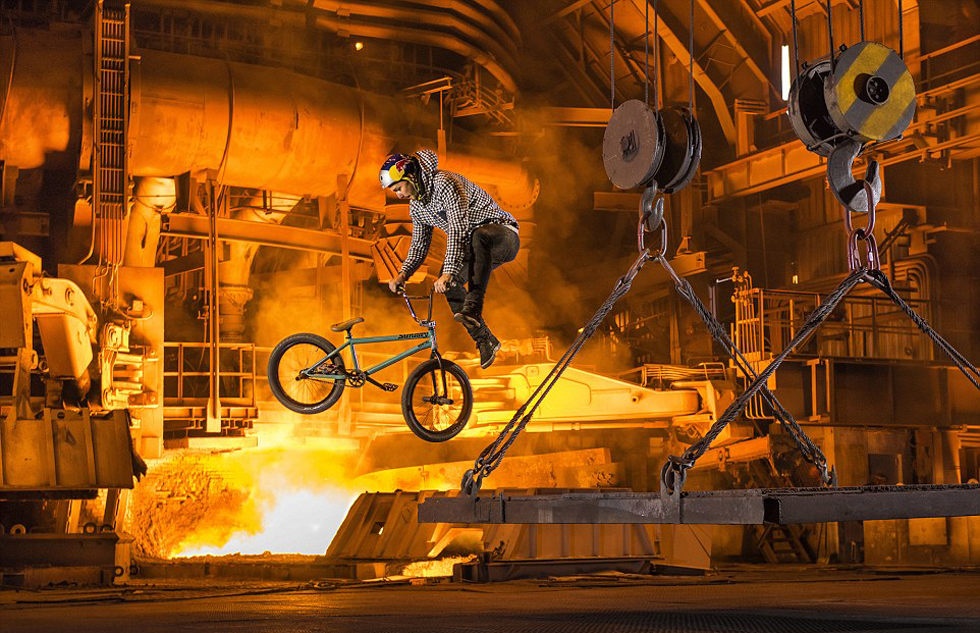 全球震撼极限运动 一万多米高空跳伞(高清)