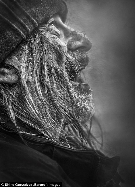 迷失天使!摄影师拍伦敦街头被遗忘的流浪者(组图)