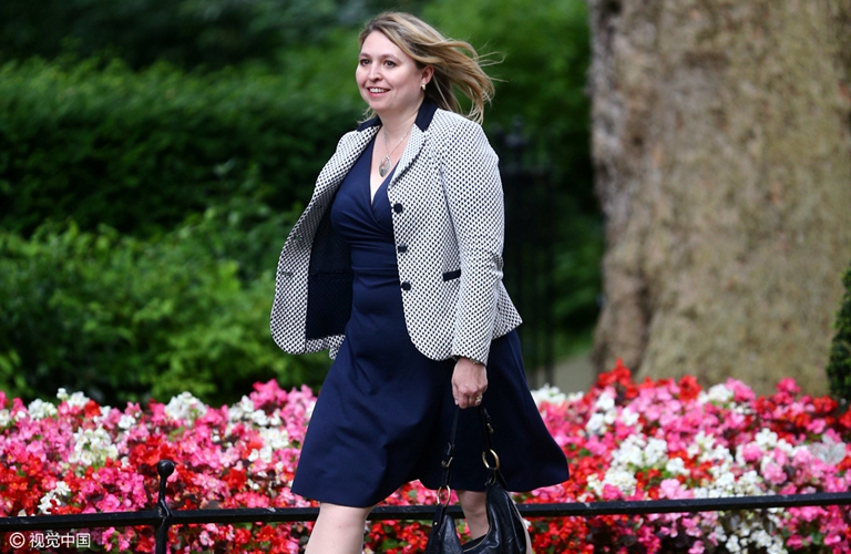 英国女首相特蕾莎·梅走马上任 新内阁成员现身唐宁街(组图)