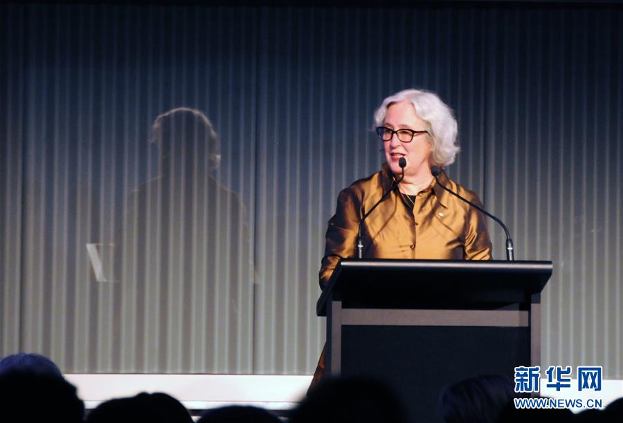 曹文轩获颁2016年国际安徒生奖文学奖高清组图