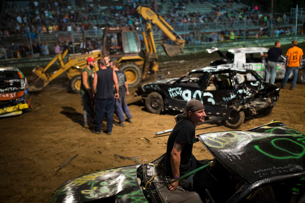 美国上演撞车大赛 比赛现场似战场(组图)