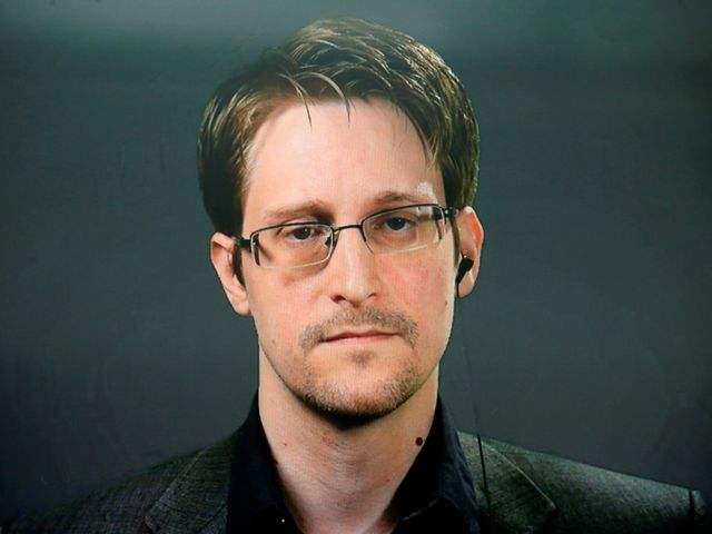 9月14日,斯诺登通过视频在美国纽约举行的新闻会上发表讲话.