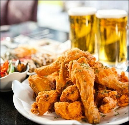 炸鸡啤酒"玩坏"韩国养鸡业 鸡肉商分庭抗礼