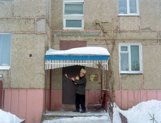 日摄影师聚焦欧洲最后异教徒日常生活(组图)-新华网