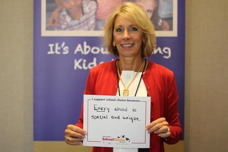 特朗普提名的内阁人选都是谁？