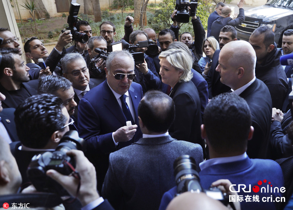 拒戴头巾勒庞取消与伊斯兰宗教领袖会谈高清组图