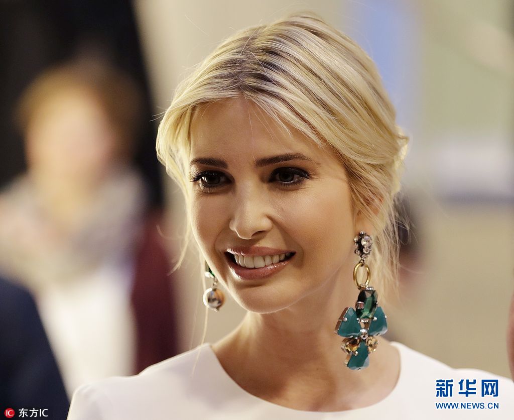 伊万卡出席g20妇女峰会晚宴一袭白裙优雅迷人组图