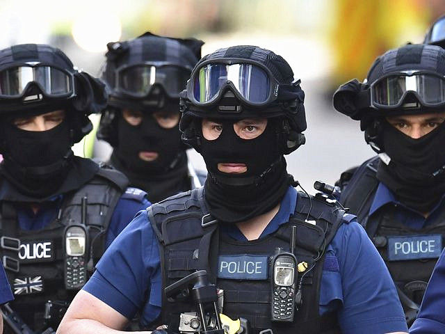 英首相怒言英对极端主义太过容忍