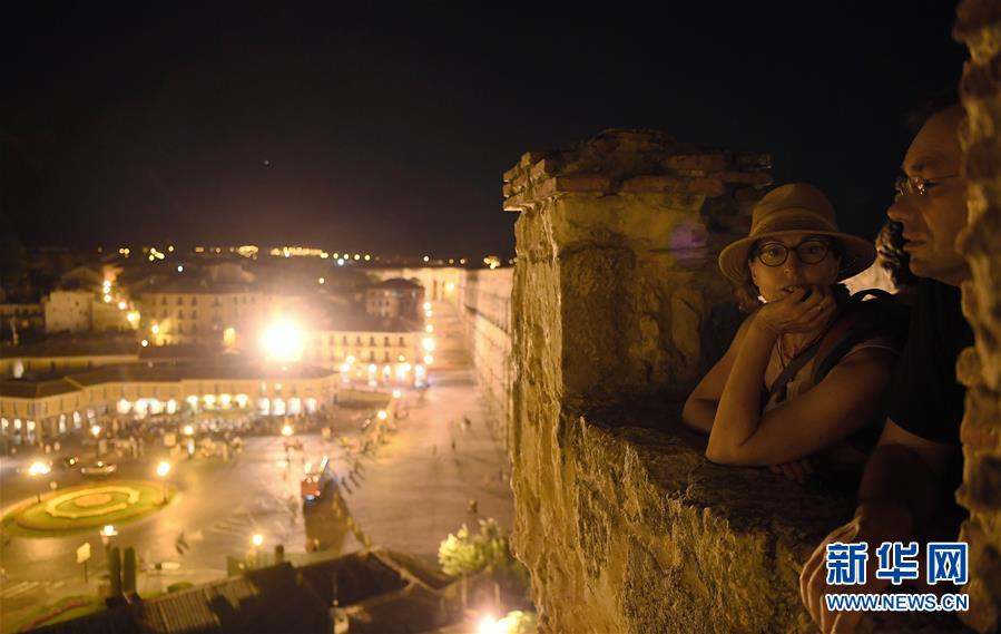 （新华视界）（6）夜色中的塞哥维亚输水道