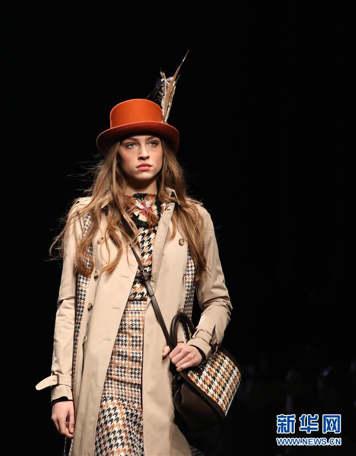 （国际）（1）DAKS发布2019秋冬时装新品