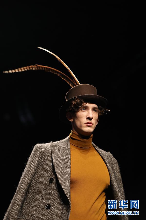 （国际）（3）DAKS发布2019秋冬时装新品