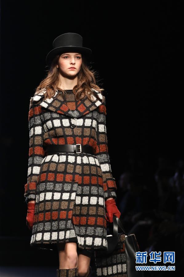 （国际）（6）DAKS发布2019秋冬时装新品