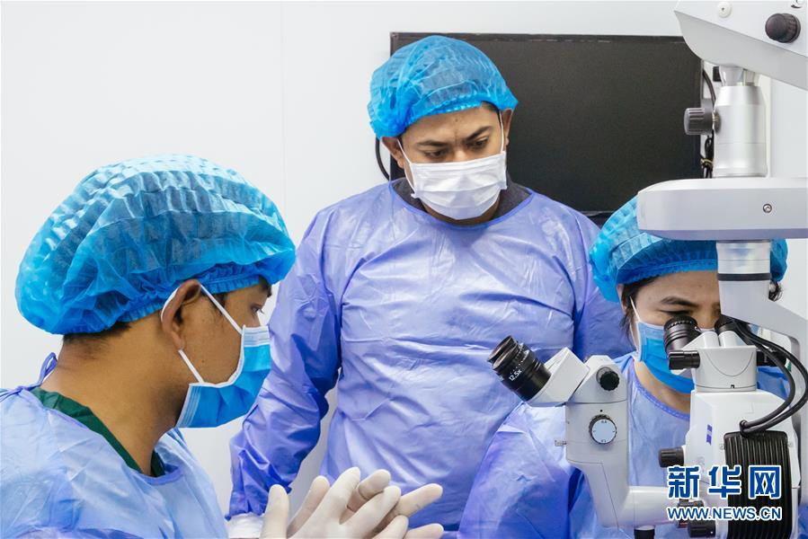 （国际&middot;&ldquo;一带一路&rdquo;高峰论坛）（2）一名柬埔寨医生的中国情缘