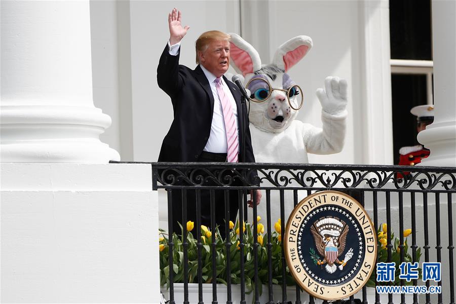 （国际）（1）白宫举行复活节“滚彩蛋”活动
